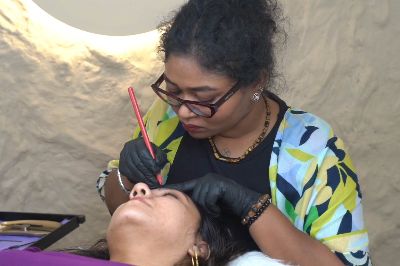 How To Choose The Right PMU Brow Artist